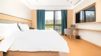 Xinghua Lingyue Hotel (Wuyue Plaza)