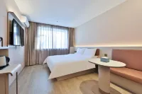 HanTing Hotel (Changchun Jiefang Da Road The Mixc) Hotels in Changchun
