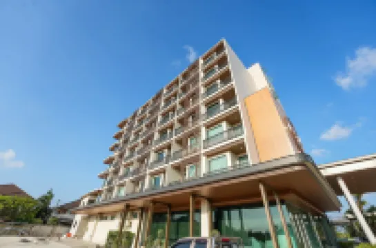 Aura Hotel Hatyai Songkhla Hotel berhampiran Wat Mae Toei