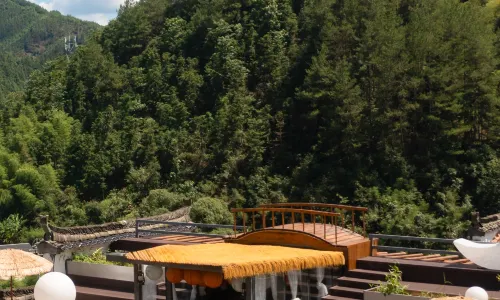 花築·雲山院·中式高端美學曬秋美宿（篁嶺景區店）