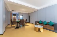 Four Seasons Evergreen Hotel (Yinchuan High-Speed Railway Station City Spring) - Airport Shuttle