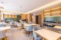 Starway Hotel (Pingliang Huochezhan)