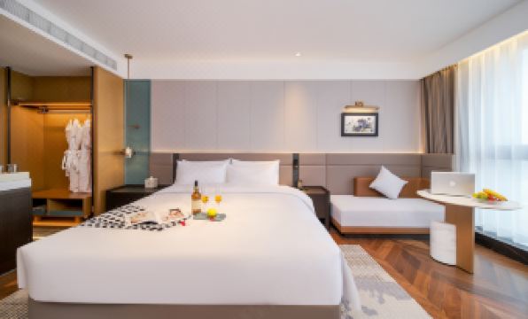 Flower Hotel (Zhengzhou High-speed Railway East Station,)