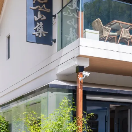 Zhashui Lan · Mountain View Collection Homestay