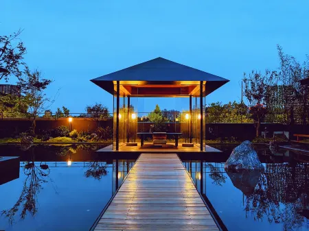 Terra Art Hotel（Jinli Wu Hou Temple, Chengdu） Отели рядом с достопримечательностью «Tianfu Furong Garden»