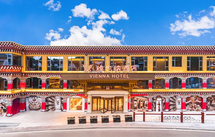 Vienna Hotel (Changdu Chama Plaza Qiangbalin Temple Branch)