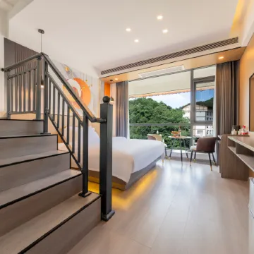 Jinghua Grand Hotel (Libo Xiao Qi Kong Scenic Area)