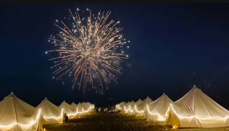 Zhongxing Xingxiu Jielu Campsite Отели рядом с достопримечательностью «Zhongwei Drum Tower»