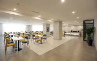 Heyi Hotel (Xinxi Market Seafood Street Branch) Hotels in Hunchun