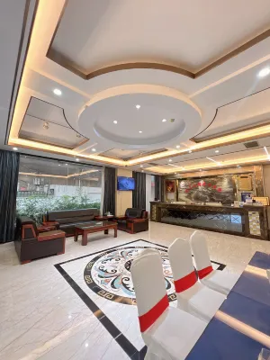 Shangyite Hotel (Pengtai Department Store Shopping Center) - Parkering