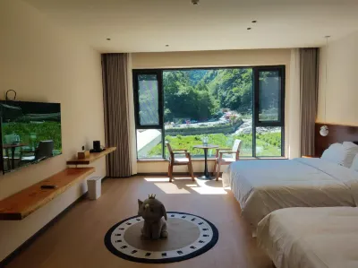 Wenchuan Wolong Shiguang · Xingchen Homestay Hotels in Wolong Nature Reserve