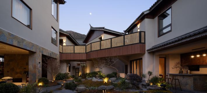 WHISPERING LODGE Hotels in Eryuan