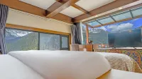 Yading Zhaxi Kongshu Tibetan Culture Theme Hotel