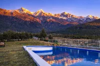 Splendid Mountain · Rustic Luxury Retreat (at Yuhu Village, beneath Jade Dragon Peak) - Rooftop Pools