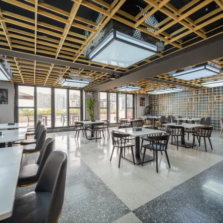 Qiuguo X Hotel (Shenzhen Bao'an Xixiang Metro Station Branch) Отели рядом с достопримечательностью «Станция метро Pingzhou »