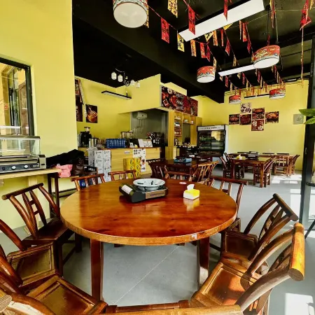Shengtu Homestay (Zhagana Grand Scenic Area Ticket Office)