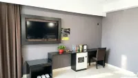 Xintai Shengshi Lotus International Hotel - 2-Star