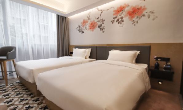 Paco Hotel (Guangzhou Beijing Road Metro Station)