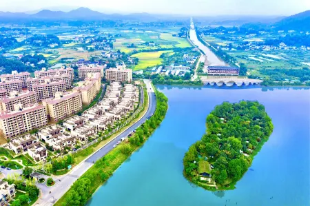 Footprints island bed and breakfast Отели рядом с достопримечательностью «Huitang Huatian City Hot Spring Resort»