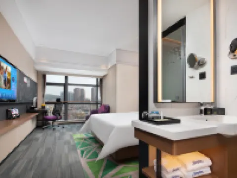 深圳寶安體育館希爾頓歡朋酒店