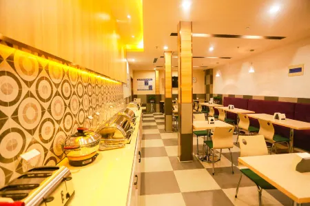 Grace Inn(Pingyi Lianhuashan Square Branch) Отели в г. Пини