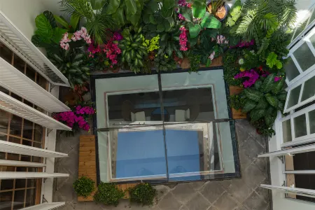 Creations Museum Hotel Отели рядом с достопримечательностью «Hainan Institute of Science & Technology»