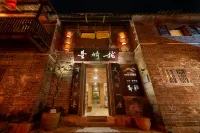 Long lnn Hotels in 