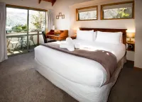 Te Wanaka Lodge Hotels in Albert Town