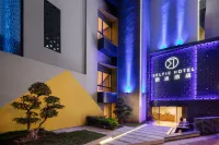 Selfie Hotel Hotels near Moxin Mountain