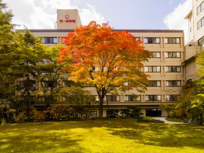 庭 第一滝本館の写真