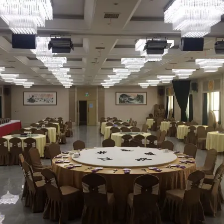 Hotel, Luchuan