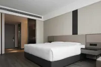 Holz Riez Hotel(Shenyang Yuhongshengjing Hospital Jilihu Street Metro Station)