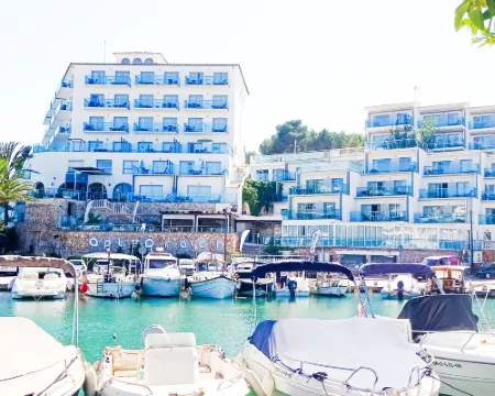 Portodrach Aparthotel & Suites Hoteles en Manacor