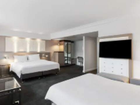 Radisson Blu Hotel Leeds City Centre Hotels near Leeds City Museum