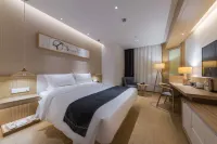 Shanhe Puyin Hotel (Xinyang East high speed railway station store)