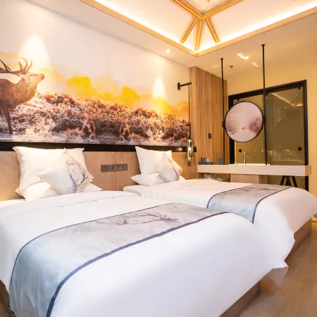 Luming Hot Spring Hotel (Wanfeng Tonghua Ski Resort)