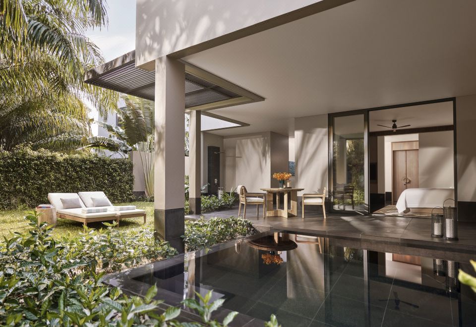 [리젠트 푸꾸옥의 고급스러운 다이닝 공간]