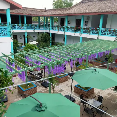 Pingliang Yunshang Huakai Homestay (Kongtong Ancient Town)