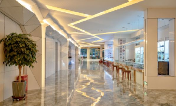 Holiday Inn Altay Golden Bridge