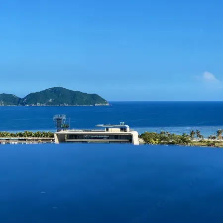 HOTEL CLOUDS