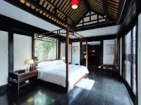 Tritonbay Saltwater Hotspring Resort - Parkering