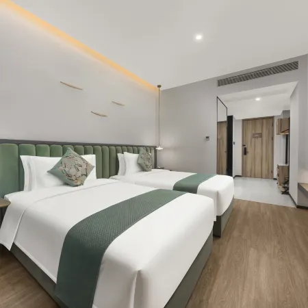 Deqing High Speed Railway Station Kaiyuan Life Hotel