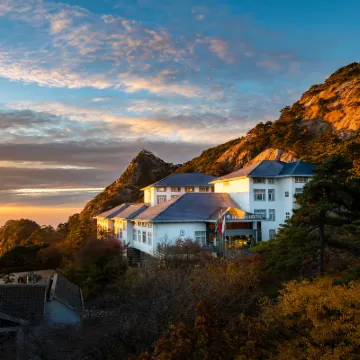 Huangshan Bai Yun Hotel Hotels near The Guest-Greeting Pine