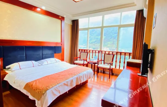 貢山東方商務酒店