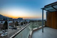 HuashanMong Kok Boutique Design B&B (at Huashan Scenic Area Ticket Office)