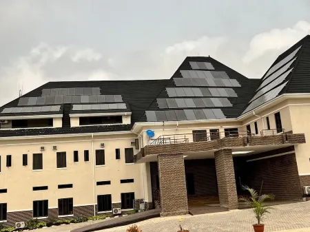 Ibom Waterfall Resorts and Suites Отели в г. Арочекуу