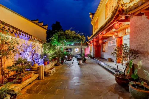 Jingxian Xiandeyue Inn (Taohuatan Scenic Spot) - إقامة ريفية