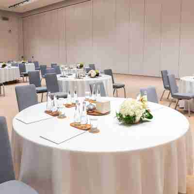 ERTH Hotel Dining/Meeting Rooms