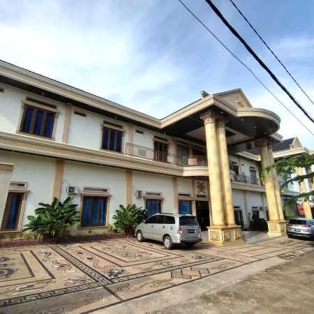 RedDoorz Near Islamic Center Jambi