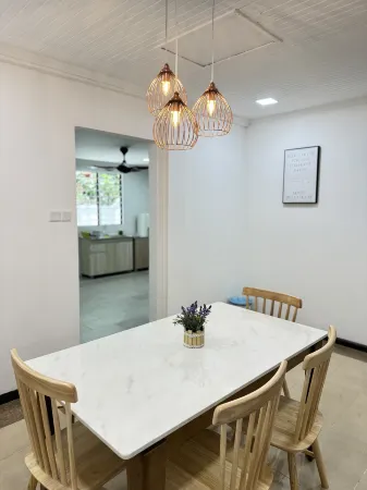 Quint Homestay Penampang Отели рядом с достопримечательностью «M-Cubed Bar»